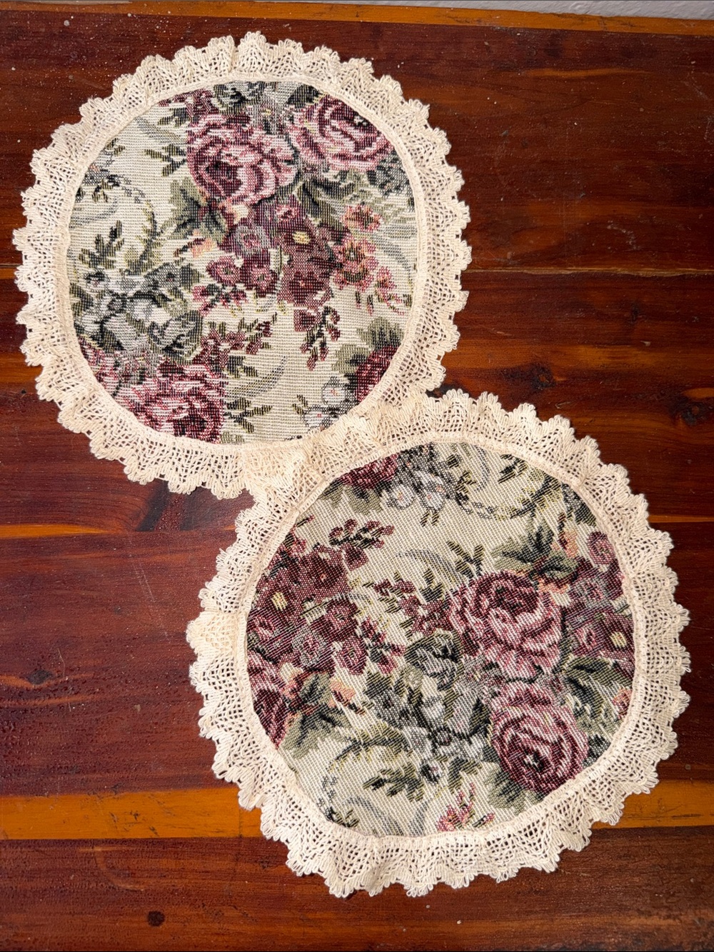 Vintage Floral Doily set - bundle of 2 Cottagecore granny 80s 90s grandma